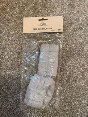 Light Gray Face Washing Cuffs - 2 Pack